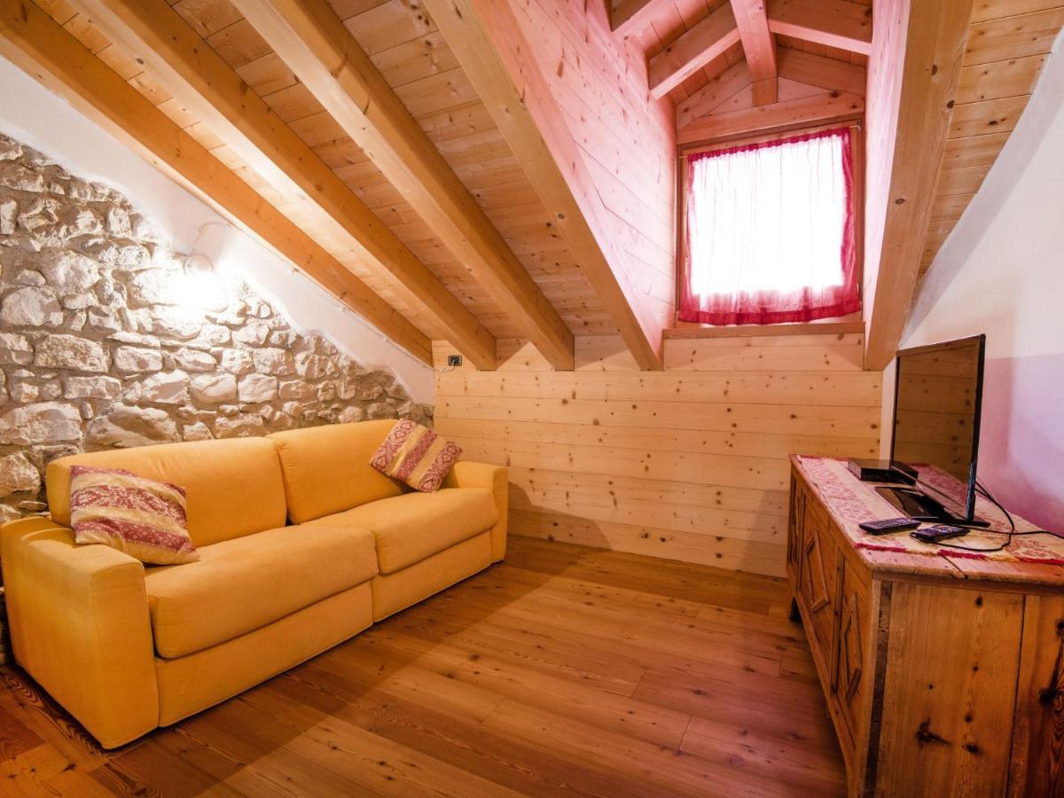 Apartment Albergo Diffuso - Cjasa Ustin-3 By Interhome Barcis Bagian luar foto
