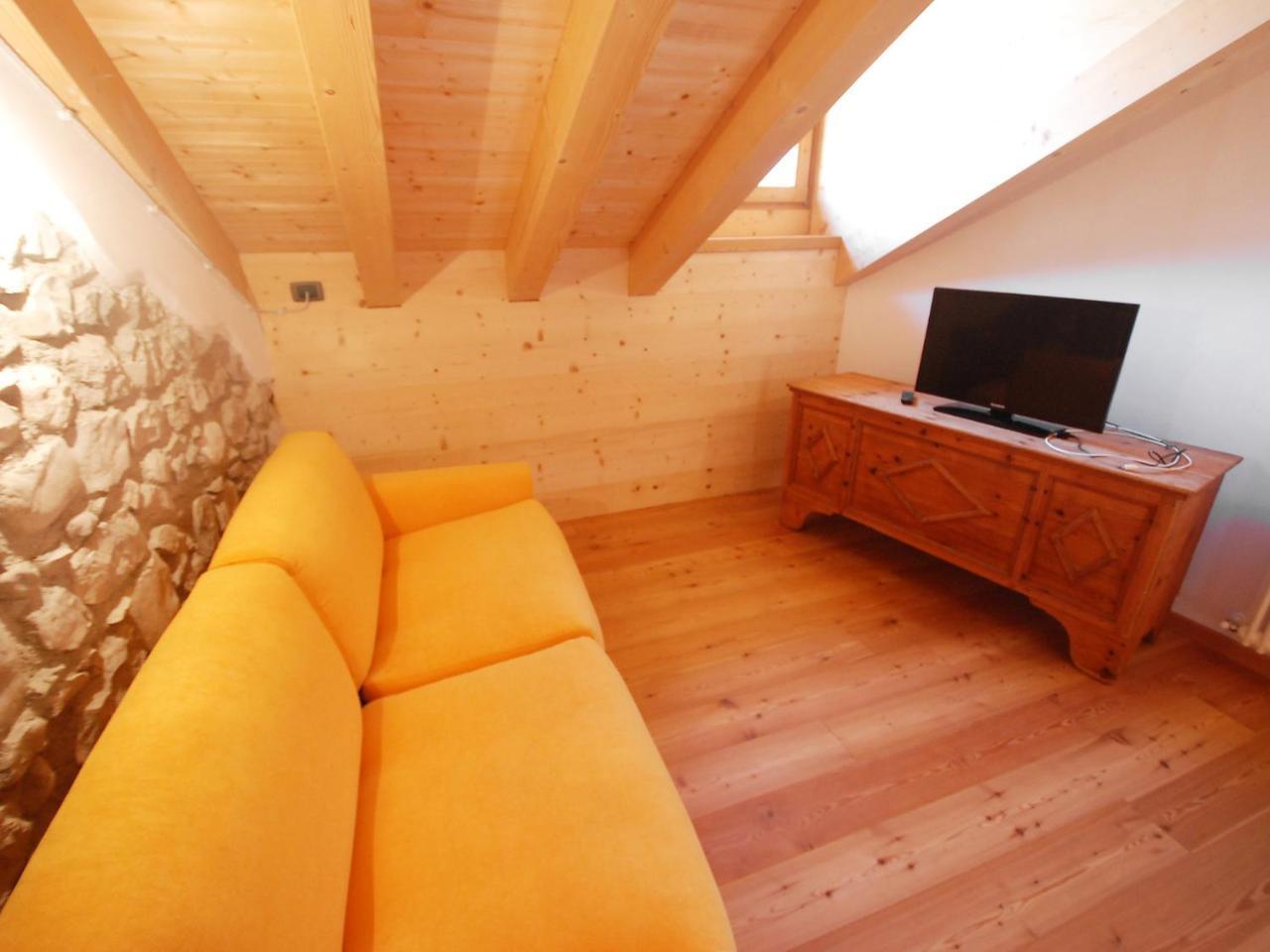 Apartment Albergo Diffuso - Cjasa Ustin-3 By Interhome Barcis Bagian luar foto